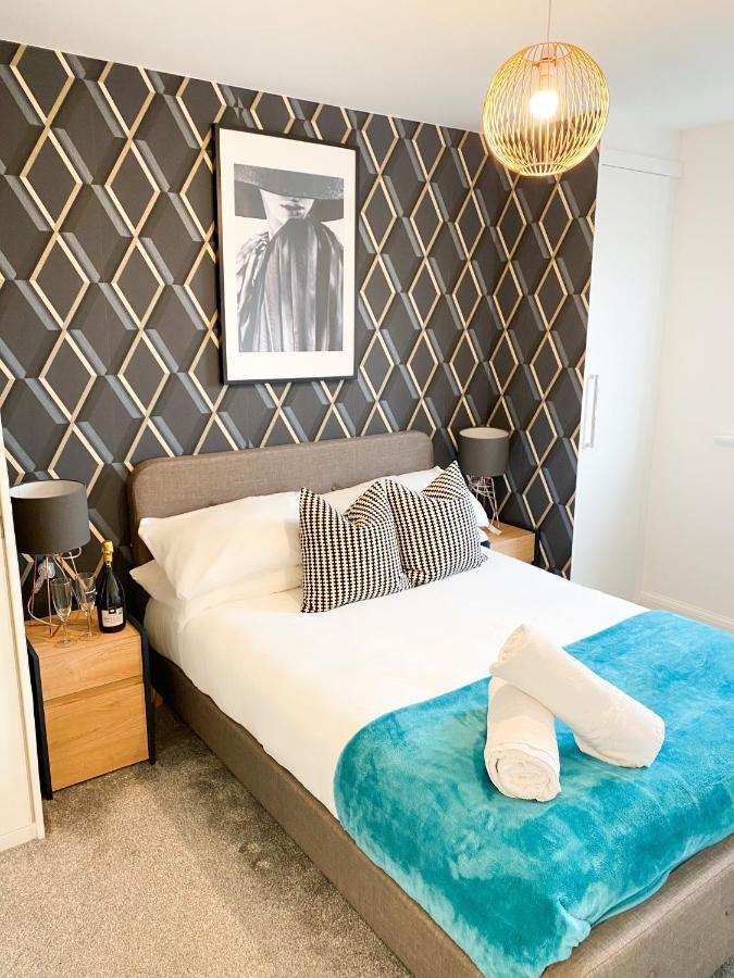 Tudors Esuites 3 Bed House Garden & Netflix 버밍엄 외부 사진